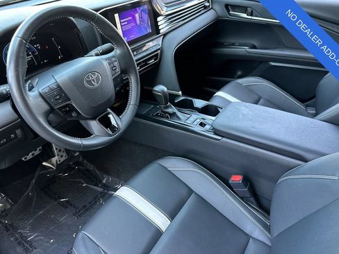 Used 2025 Toyota Camry SE w/ Convenience Package FWD image 10