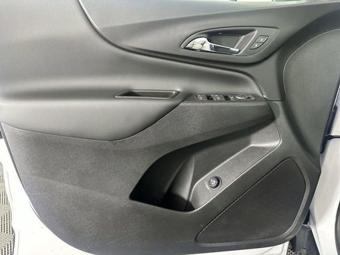 Used 2024 Chevrolet Equinox LT FWD image 24