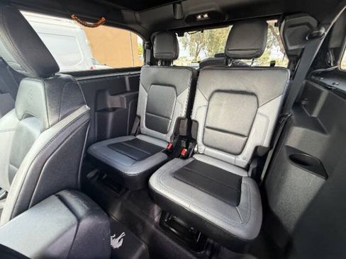 Used 2023 Ford Bronco Black Diamond w/ Sasquatch Package AWD/4WD image 18