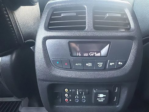 Used 2018 Honda Pilot Touring image 23