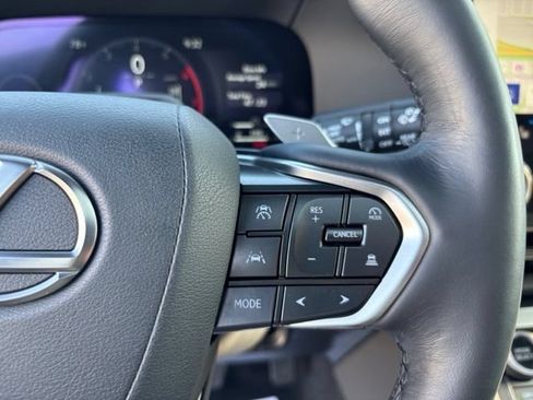 Used 2025 Lexus GX 550 w/ Accessory Package (CT) AWD/4WD image 16