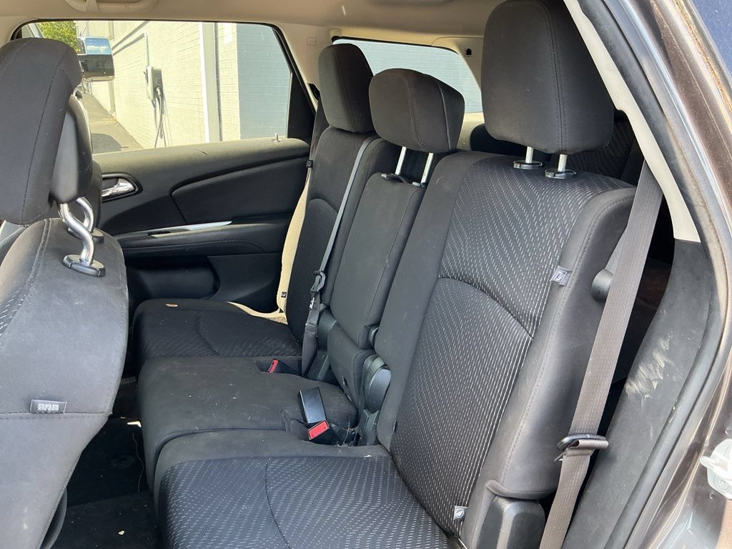 Used 2018 Dodge Journey SE FWD image 12