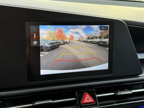 New 2026 Kia Niro LX image 17