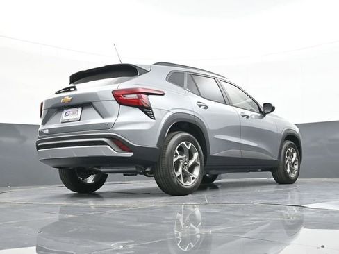 New 2026 Chevrolet Trax LT w/ Driver Confidence Package FWD image 44