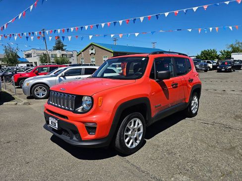 Used 2019 Jeep Renegade Sport w/ Sport Appearance Group AWD/4WD image 3