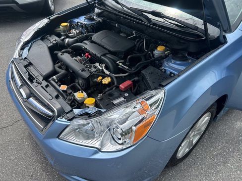 Used 2011 Subaru Legacy 2.5i Premium w/ All-Weather Pkg AWD/4WD image 23