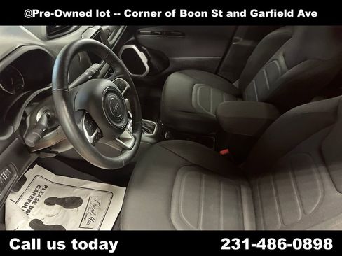 Used 2020 Jeep Renegade Latitude w/ Cold Weather Group AWD/4WD image 14