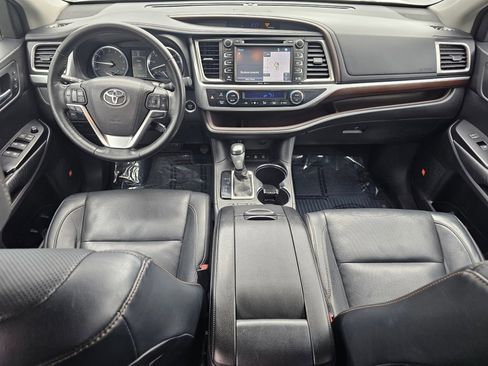 Used 2015 Toyota Highlander Limited Platinum AWD/4WD image 2