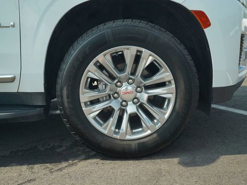 Used 2022 GMC Yukon XL Denali image 42