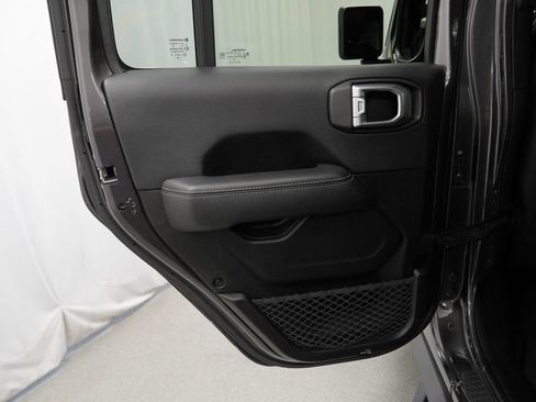 Used 2018 Jeep Wrangler Unlimited Sahara w/ Uconnect 4C Nav & Sound Group AWD/4WD image 45