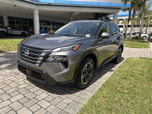 Used 2024 Nissan Rogue SV FWD image 20