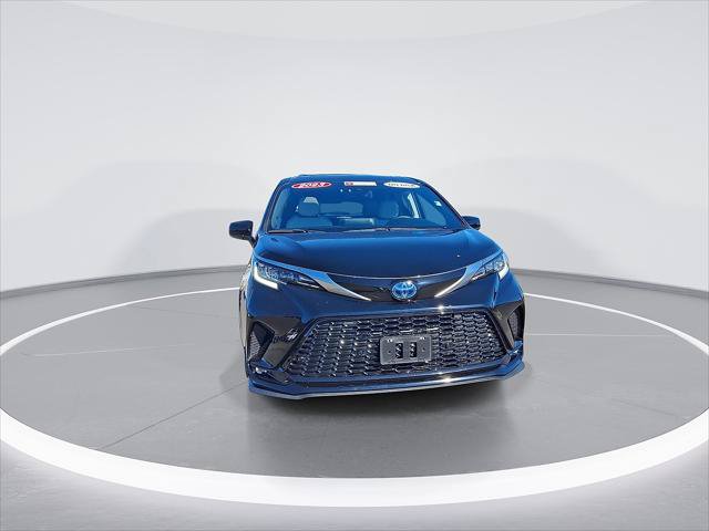 Certified 2023 Toyota Sienna XSE w/ XSE Plus Package AWD/4WD image 4
