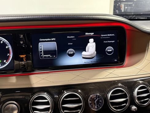 Used 2017 Mercedes-Benz S 550 Sedan w/ Sport Package w/ Sport Package image 37