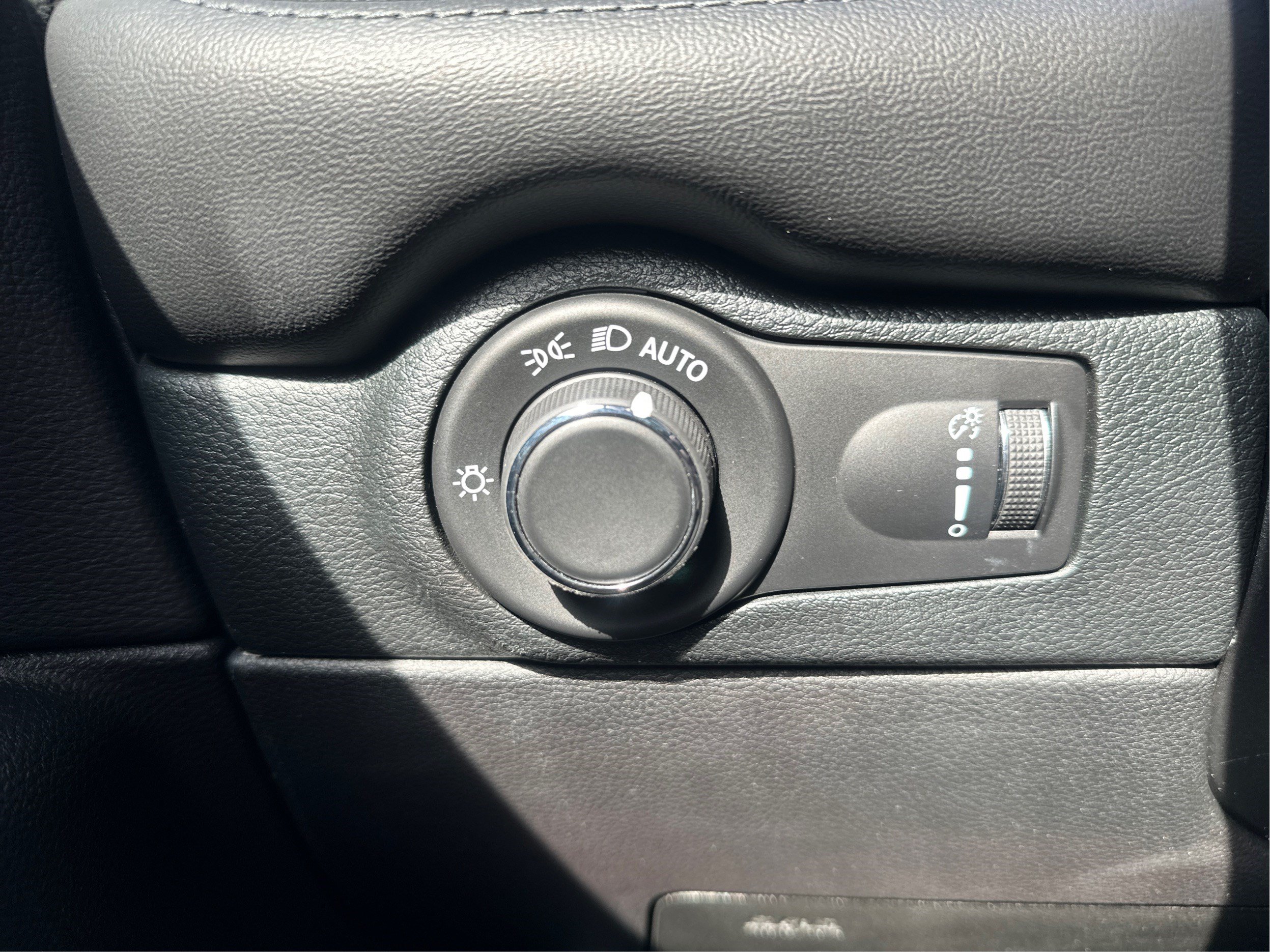 Used 2024 Dodge Durango SXT w/ SXT Blacktop Group AWD/4WD image 19