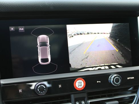 New 2026 Porsche Macan image 17