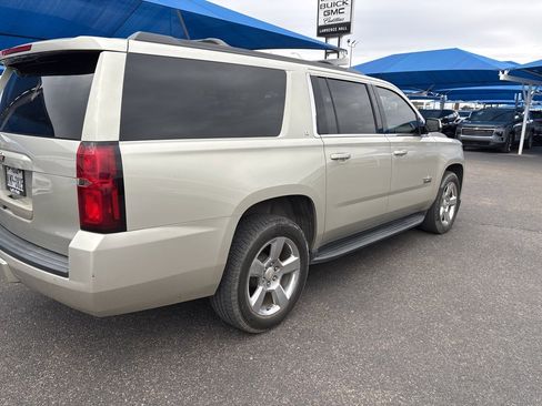 Used 2017 Chevrolet Suburban LT image 7