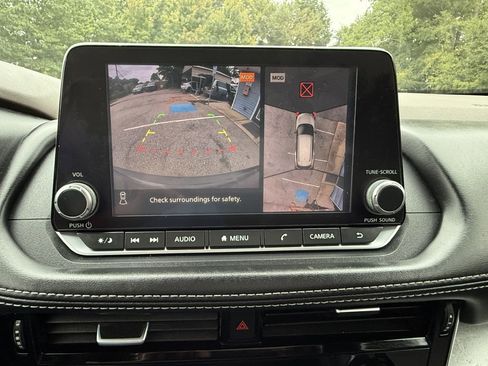 Used 2021 Nissan Rogue SV FWD image 15