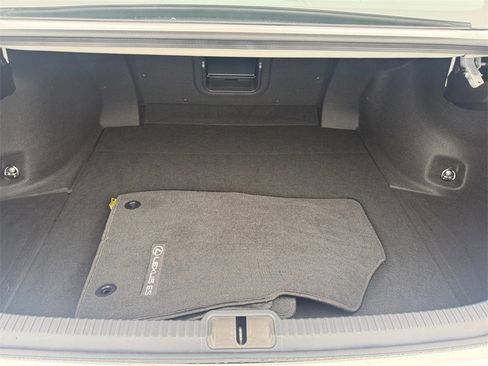 Used 2025 Lexus ES 350 w/ Premium Package image 19