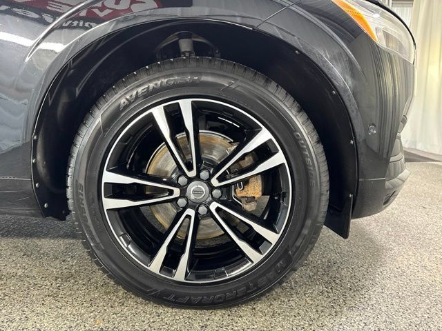 Used 2019 Volvo XC60 T5 Momentum w/ Multimedia Package AWD/4WD image 29