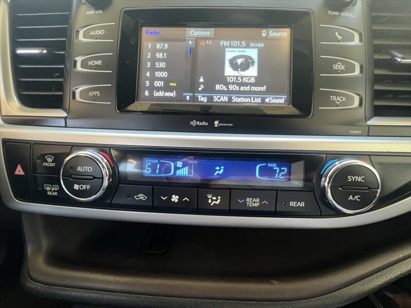 Used 2014 Toyota Highlander Plus FWD image 32