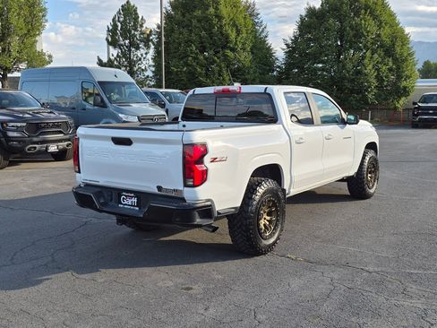 Used 2024 Chevrolet Colorado Z71 w/ Z71 Convenience Package 2 AWD/4WD image 3
