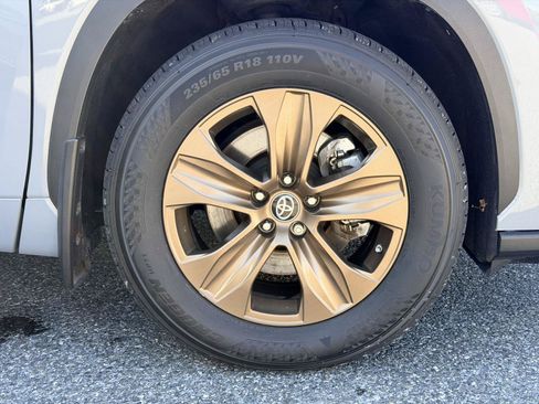 Used 2022 Toyota Highlander Bronze Edition AWD/4WD image 25