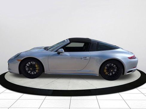 Used 2018 Porsche 911 Targa 4 GTS image 6
