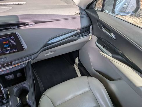 Used 2023 Cadillac XT4 Premium Luxury FWD image 19