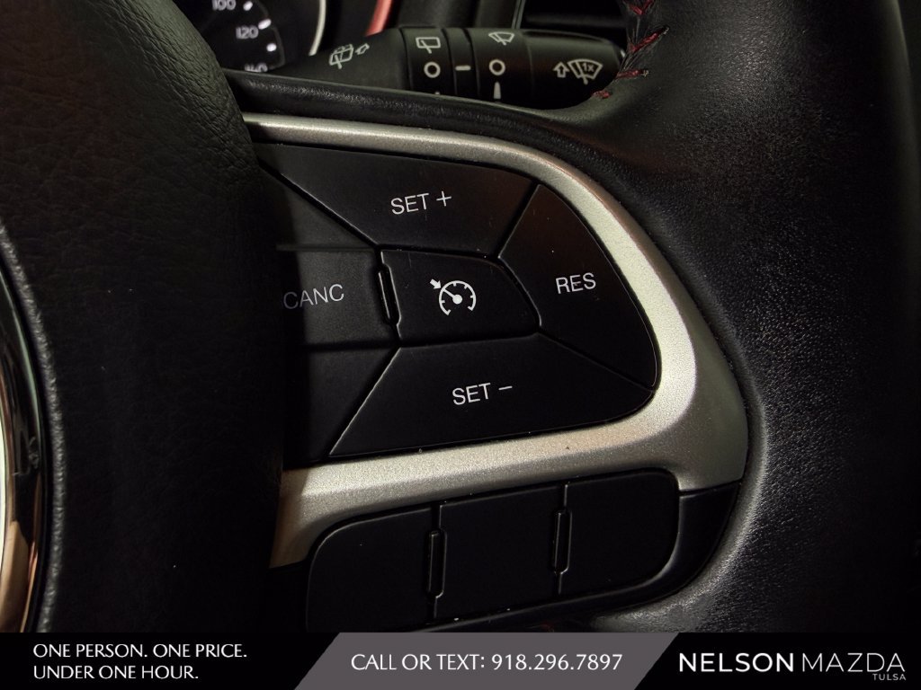 Used 2020 Jeep Compass Trailhawk AWD/4WD image 24