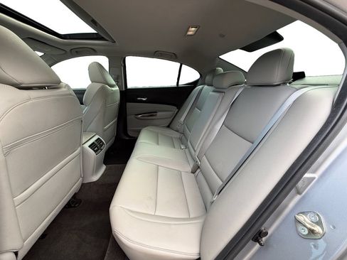 Used 2017 Acura TLX FWD image 13