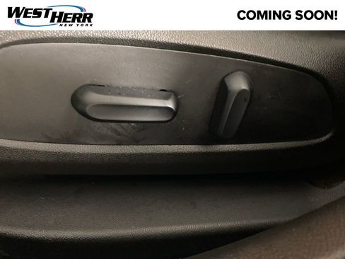 Used 2018 Chevrolet Cruze LT w/ Convenience Package image 11