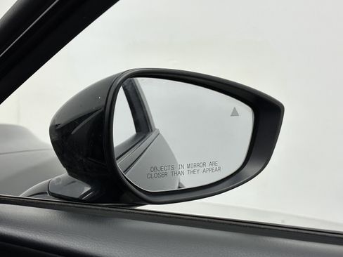 Used 2024 MAZDA MAZDA3 s image 32