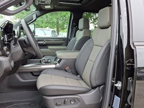 New 2026 Chevrolet Silverado 2500 ZR2 w/ LPO, Dark Essentials Package AWD/4WD image 10