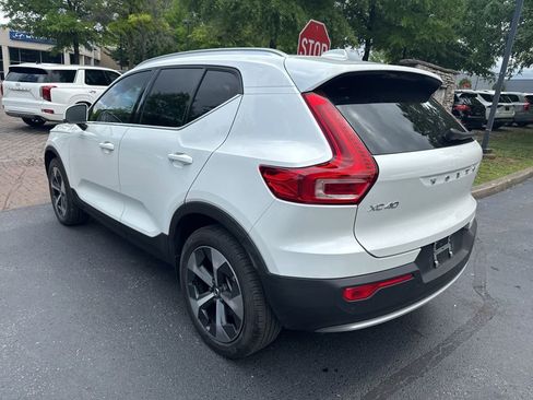 Used 2024 Volvo XC40 B5 Plus AWD/4WD image 4