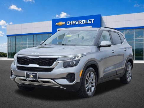 Used 2022 Kia Seltos S FWD image 2