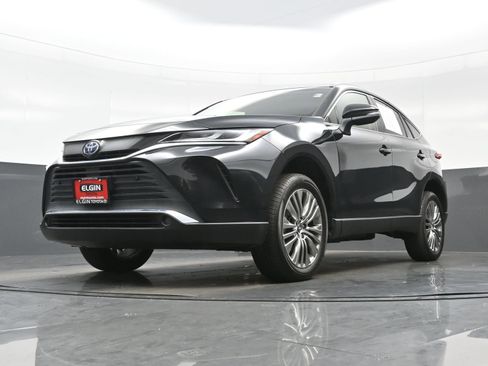 Used 2022 Toyota Venza XLE AWD/4WD image 11