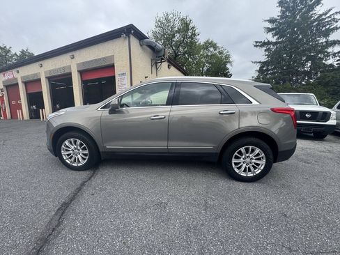 Used 2018 Cadillac XT5 FWD image 3