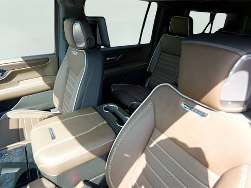 New 2026 GMC Yukon XL Denali Ultimate w/ LPO, Illumination Package image 10