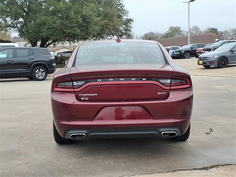 Used 2017 Dodge Charger SXT image 6