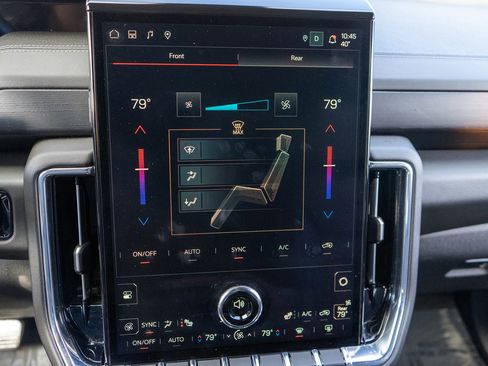 Used 2025 GMC Yukon Denali image 18