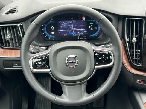 New 2024 Volvo XC60 T8 Plus AWD/4WD image 15