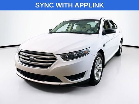 Used 2018 Ford Taurus SE image 3