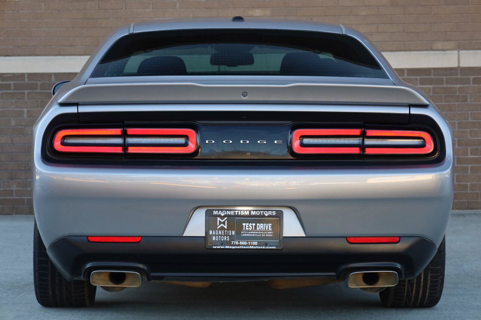 Used 2018 Dodge Challenger R/T RWD image 12