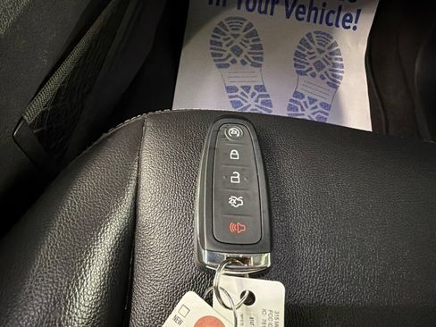 Certified 2019 Ford Escape Titanium AWD/4WD image 38