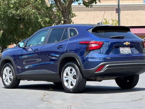 Used 2024 Chevrolet Trax LS FWD image 5