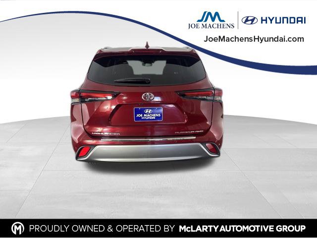 Used 2024 Toyota Highlander Platinum AWD/4WD image 7