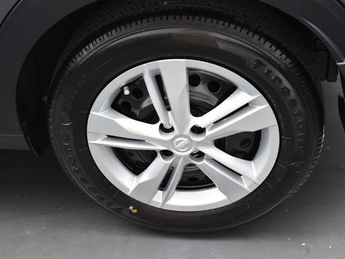 Used 2024 Nissan Kicks S FWD image 8