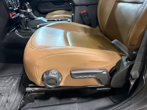 Used 2020 Jeep Wrangler Unlimited Rubicon w/ Uconnect 4C Nav & Sound Group image 14