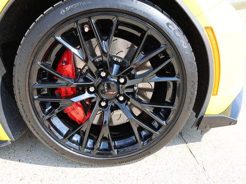 Used 2016 Chevrolet Corvette Z06 w/ 2LZ Preferred Equipment Group image 29