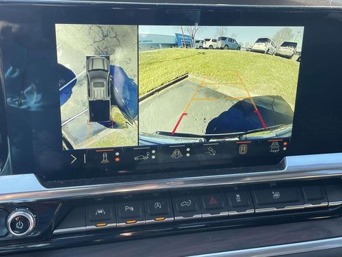 Used 2024 GMC Sierra 1500 SLT w/ SLT Premium Plus Package image 17